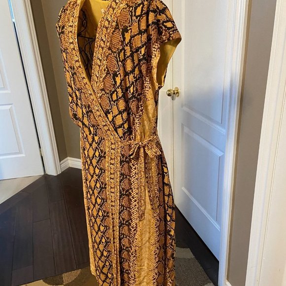 Joie Bethwyn C Snake-Print Crepe de Chine Wrap Dress NWT Sz S - Picture 2 of 16